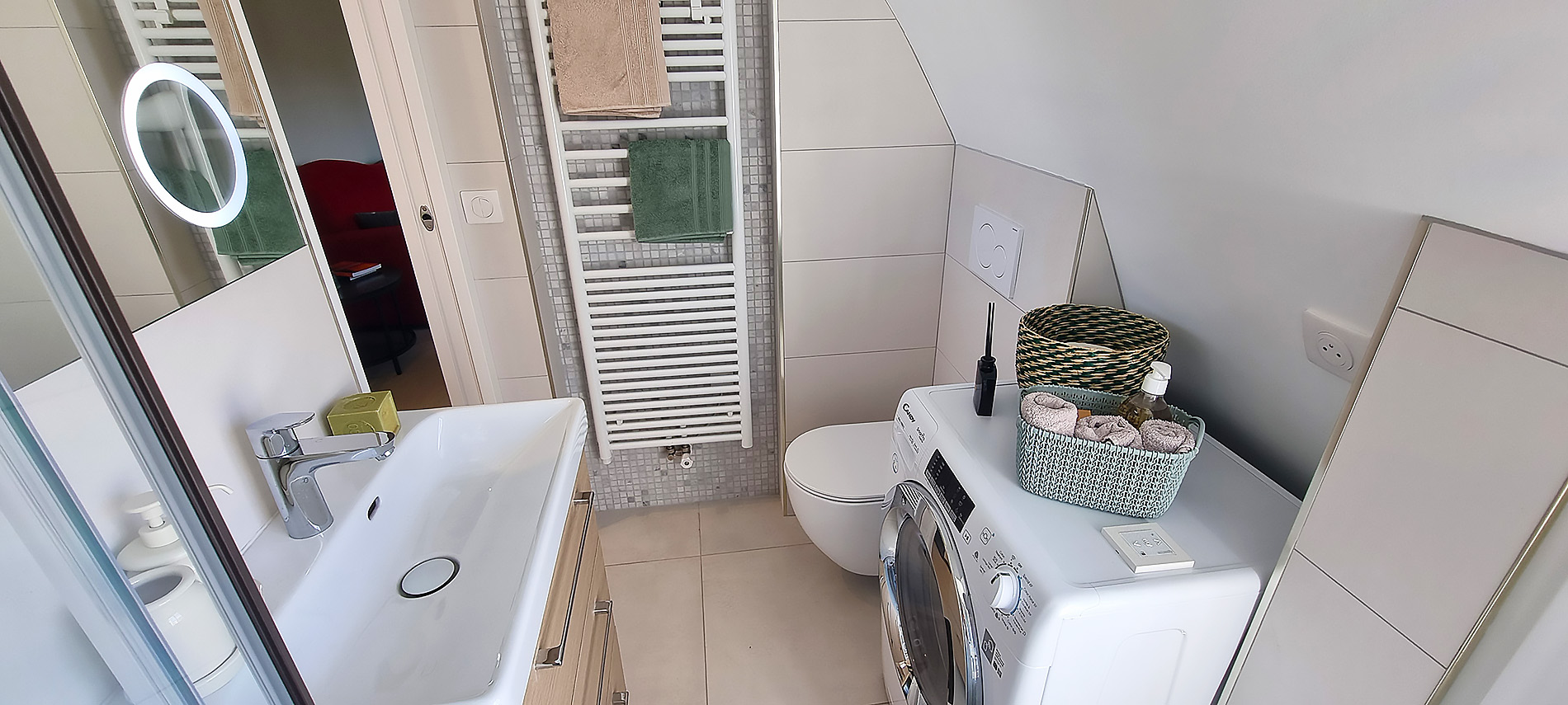Comment optimiser l’espace dans une petite salle de bains à Paris : Astuces d’un architecte d’Intérieur